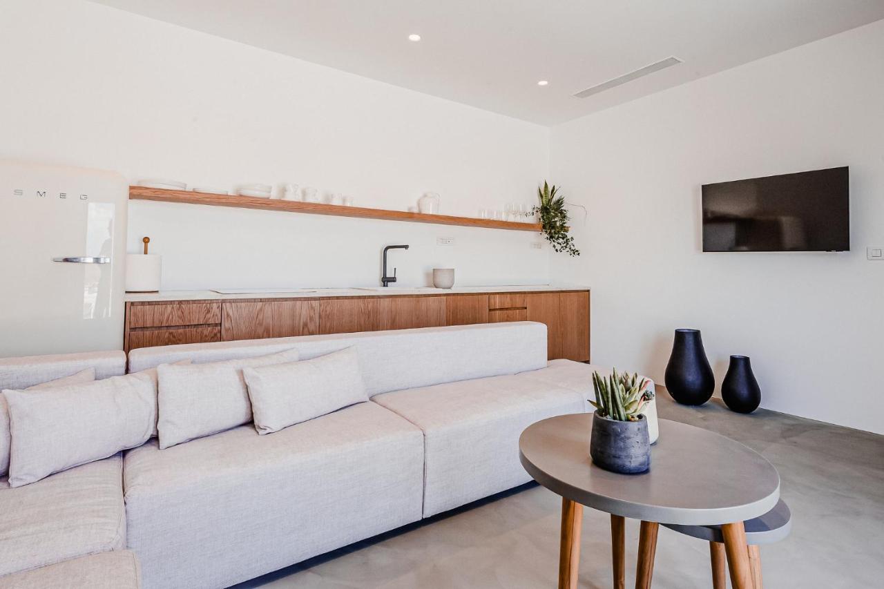 Amarelo Suites Klouvas Екстериор снимка