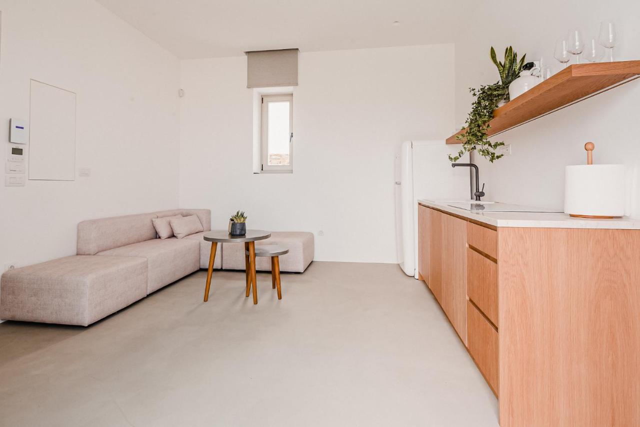 Amarelo Suites Klouvas Екстериор снимка